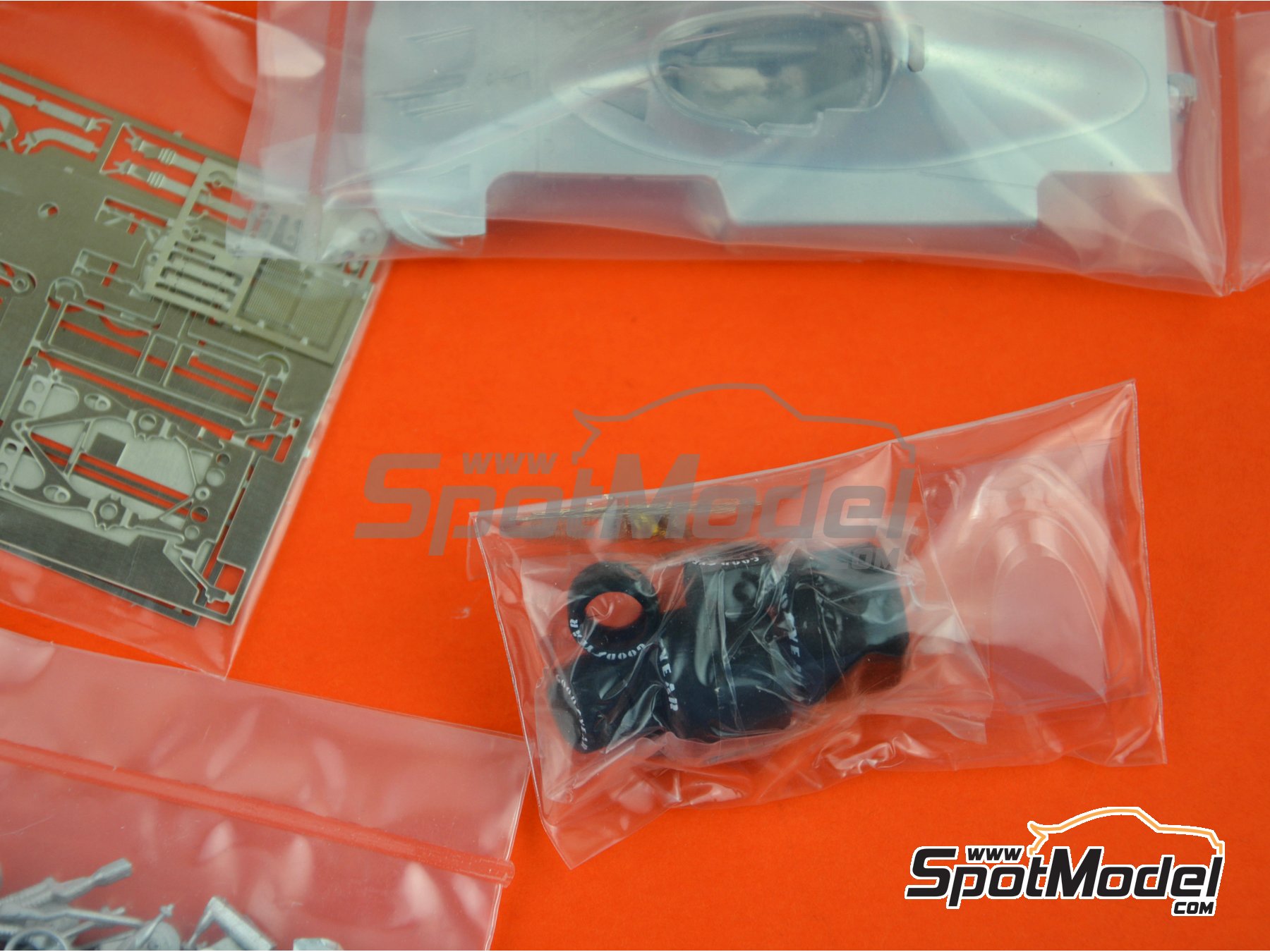 【未組立】TAMEO Kits /Tyrrell Ford P34　#1/43 Tameo TMK299 Tyrrell P34 Ford - 1976 - White Metal Car Kit